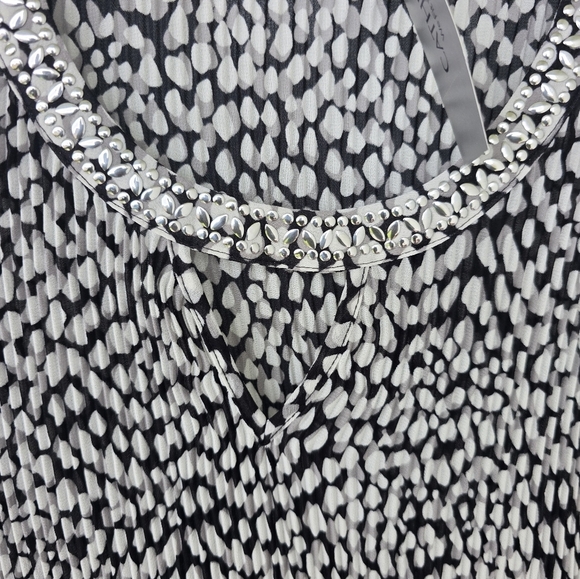 Catherines Tunic Blouse Womens 5X Plus Front Cutout Ombre Embellished New - Picture 11 of 16